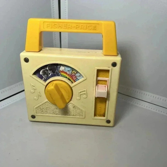 Vintage 1981 Fisher Price Wind Up Musical Radio Somewhere Over the Rainbow - Picture 1 of 4